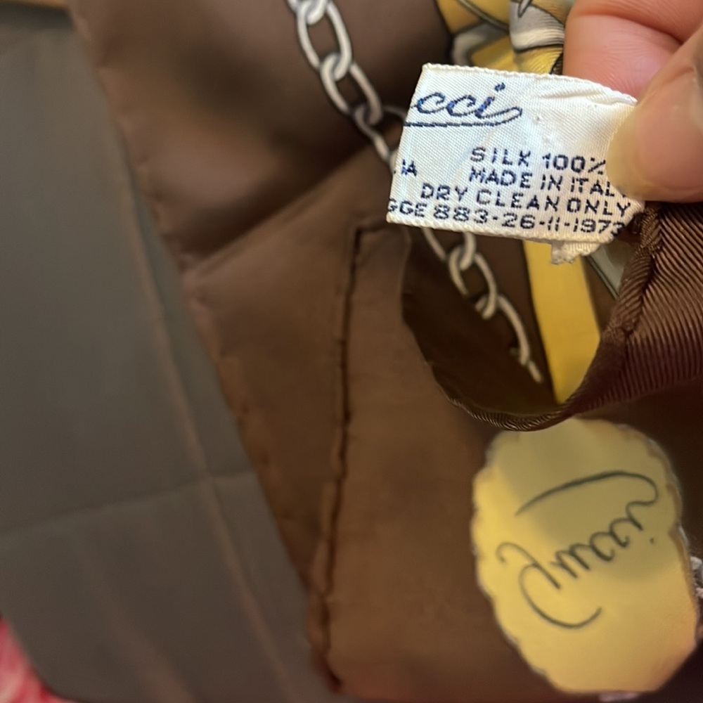 Gucci authentic scarf in mint pre owned condition minor flaw has been pictured. - Picture 5 of 9